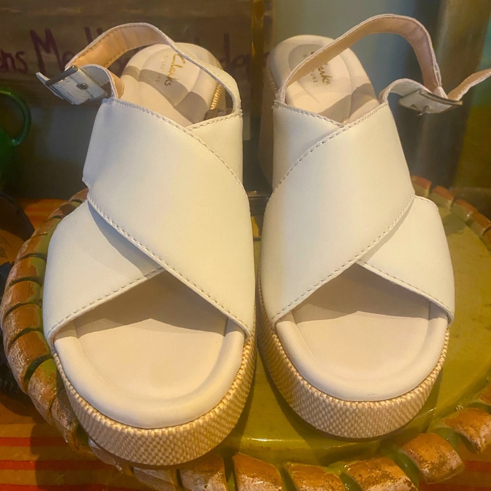NWOT Clarks Manon Wish Off White Leather Women's 9.5M
